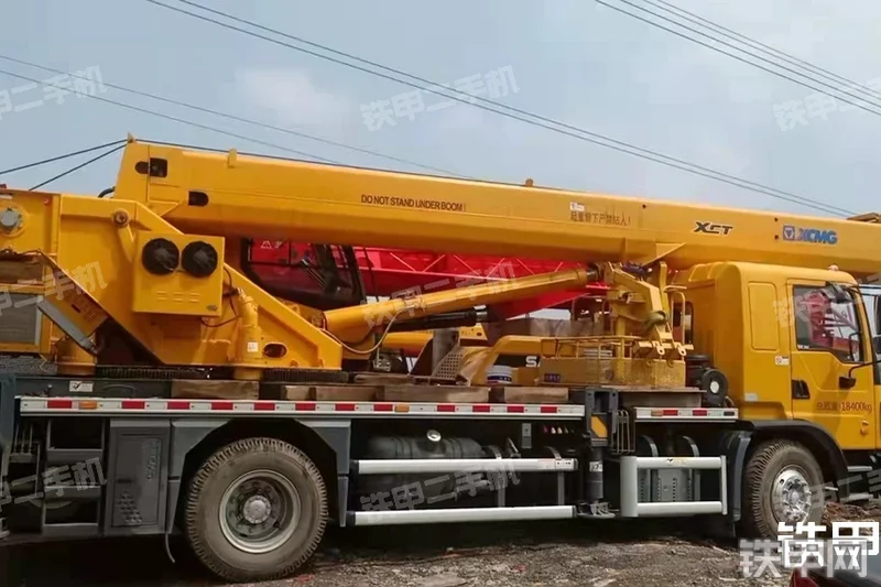 徐工xugong12汽车起重机