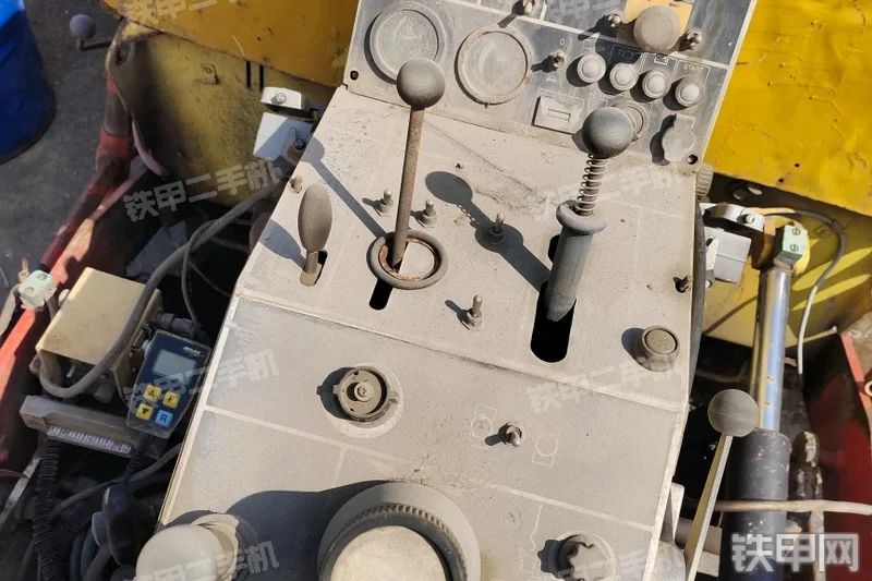 戴纳派克F5C沥青摊铺机局部