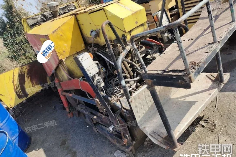 戴纳派克F5C沥青摊铺机整机外观