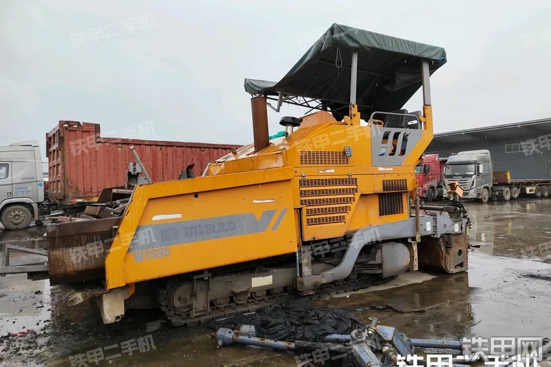 华通动力WTS95沥青摊铺机整机外观