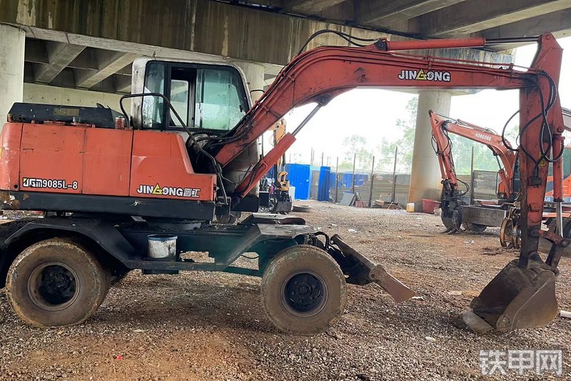 晋工JGM9085-8G挖掘机整机外观
