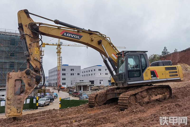 雷沃重工fr390ehd履带式挖掘机