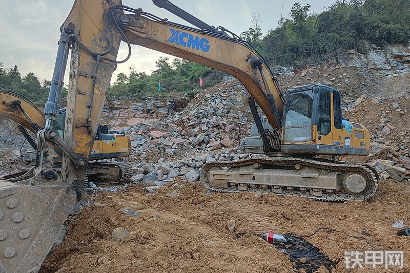 徐工xe335d履带式挖掘机