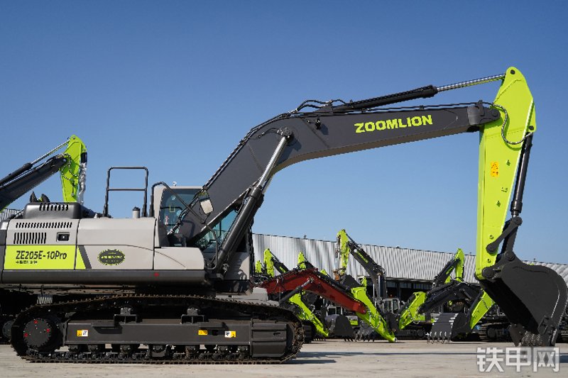 中联重科ZE205E-10Pro挖掘机整机外观