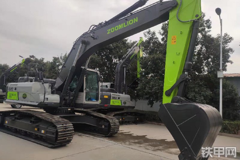 中联重科ZE265E-10挖掘机整机外观