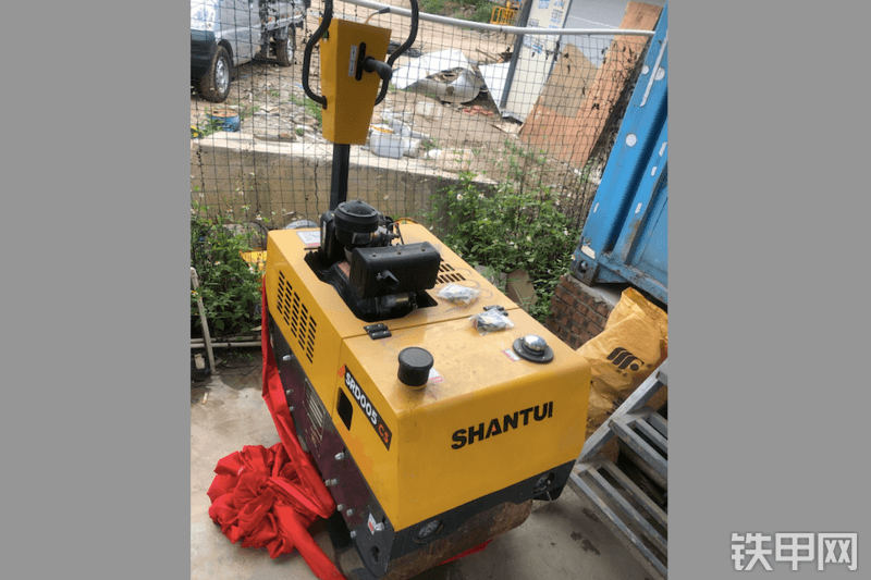 山推srd005cs手扶式振动压路机