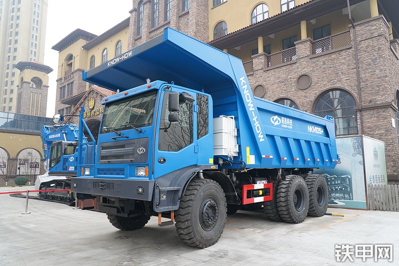 诺浩NKM90H非公路自卸车整机外观