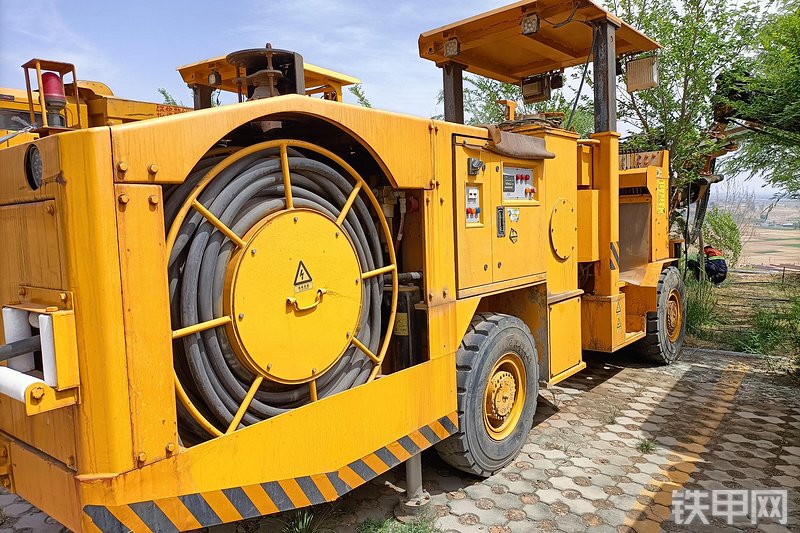 华泰cytj45a液压掘进钻车