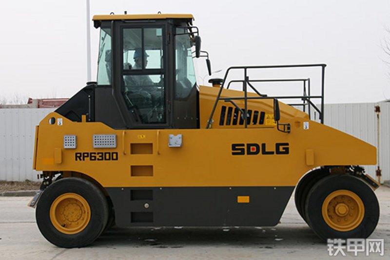 山东临工RP6300压路机整机外观