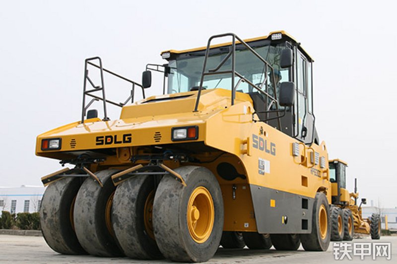 山东临工RP6300压路机整机外观