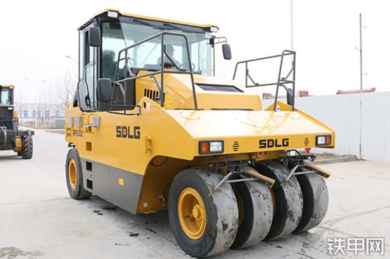 山东临工RP6300压路机整机外观