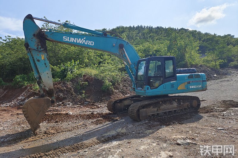 山河智能SWE210E挖掘机整机外观