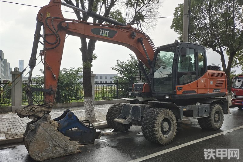 中伟卓特ZUT150挖掘机整机外观