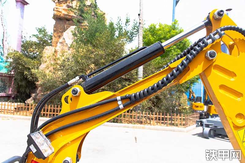 恒旺集团HW-09挖掘机局部