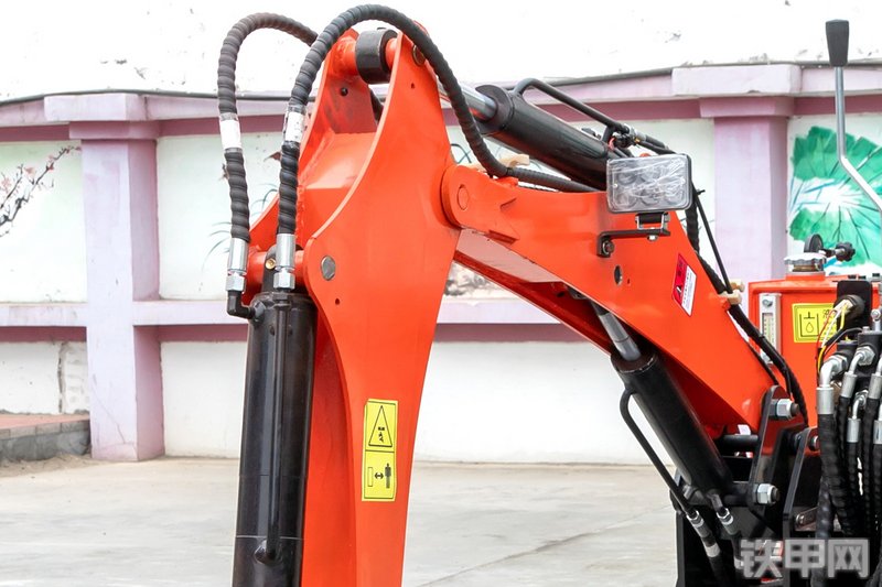 恒旺集团HW-08电梯版挖掘机局部