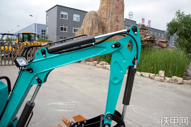 恒旺集团HW-10QQ挖掘机局部