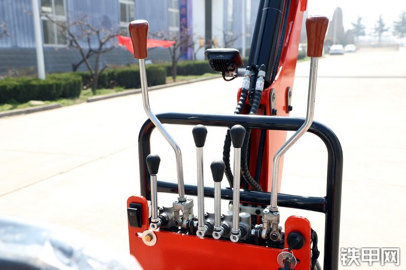 恒旺集团HW-08挖掘机局部