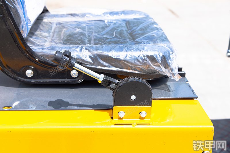 恒旺集团HW-09挖掘机局部