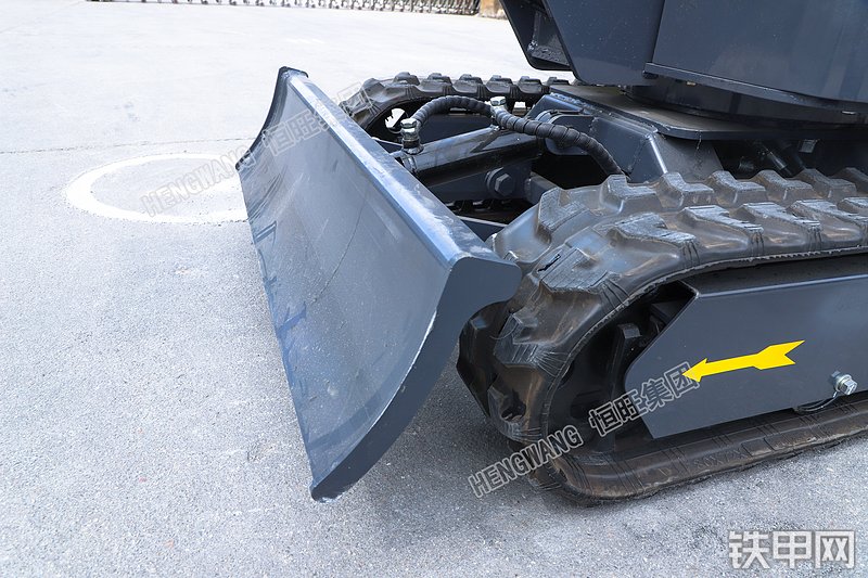 恒旺集团HW10-4挖掘机局部