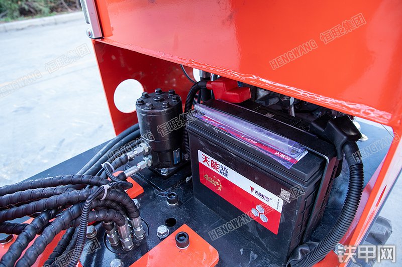 恒旺集团HW-08挖掘机局部