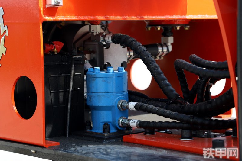 恒旺集团HW-08挖掘机局部