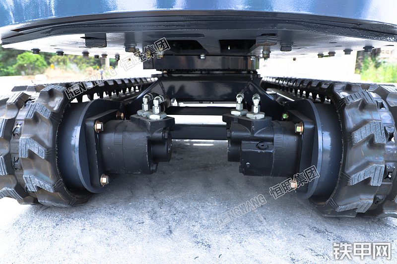 恒旺集团HW10-4挖掘机局部