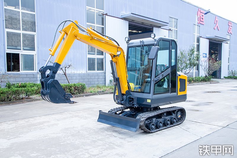 恒旺集团HW-25挖掘机整机外观
