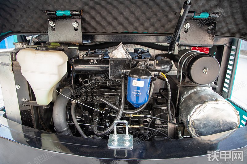 恒旺集团HW-30挖掘机局部