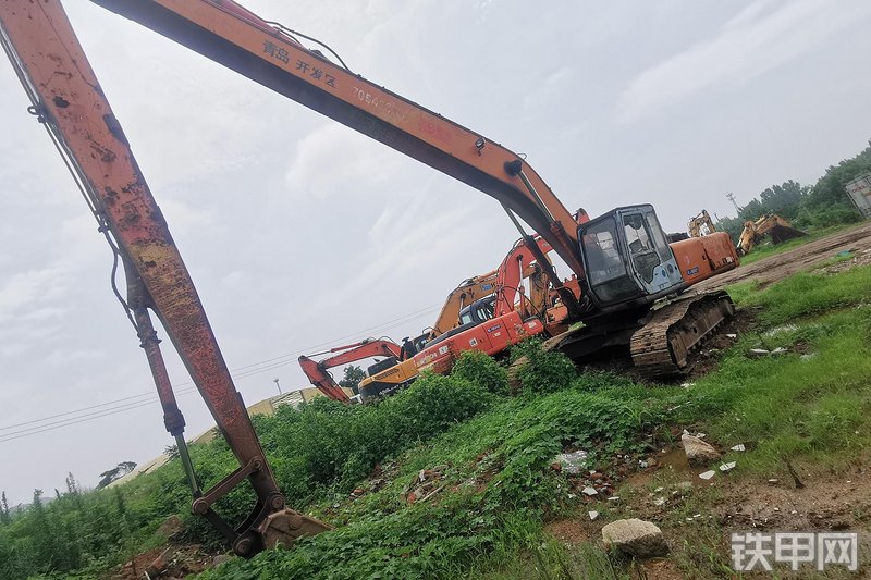 日立ex3003hhe履带式挖掘机