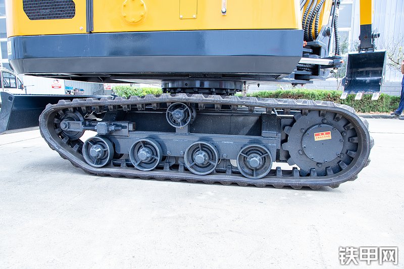 恒旺集团HW-25挖掘机局部