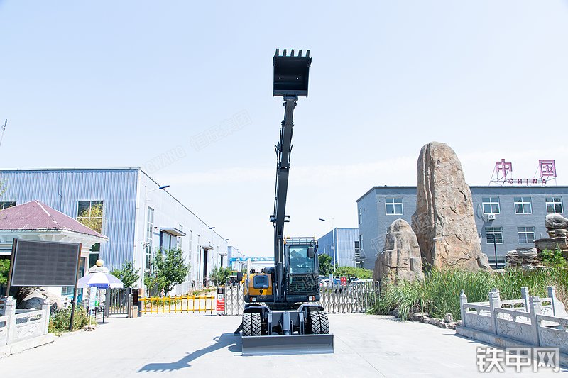 恒旺集团HWL90-6挖掘机整机外观