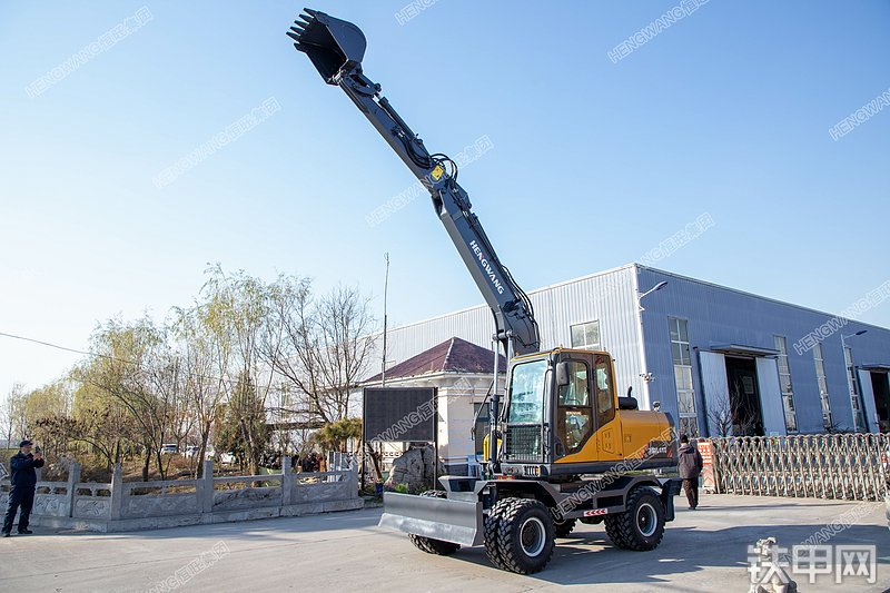 恒旺集团HWL110挖掘机整机外观