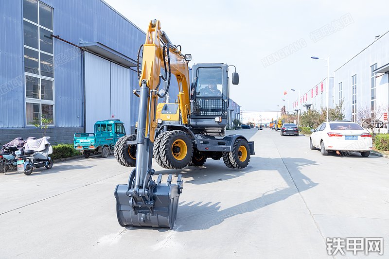 恒旺集团HWL80-9挖掘机整机外观