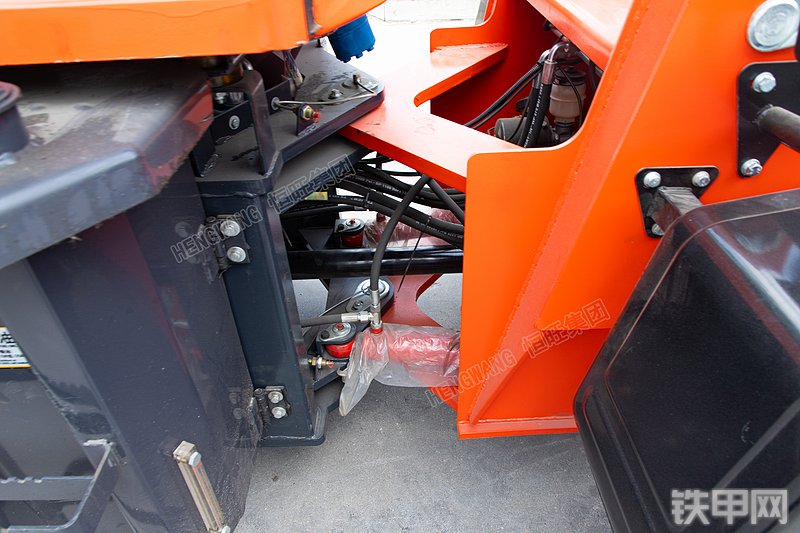 恒旺集团HWC-35A叉车局部