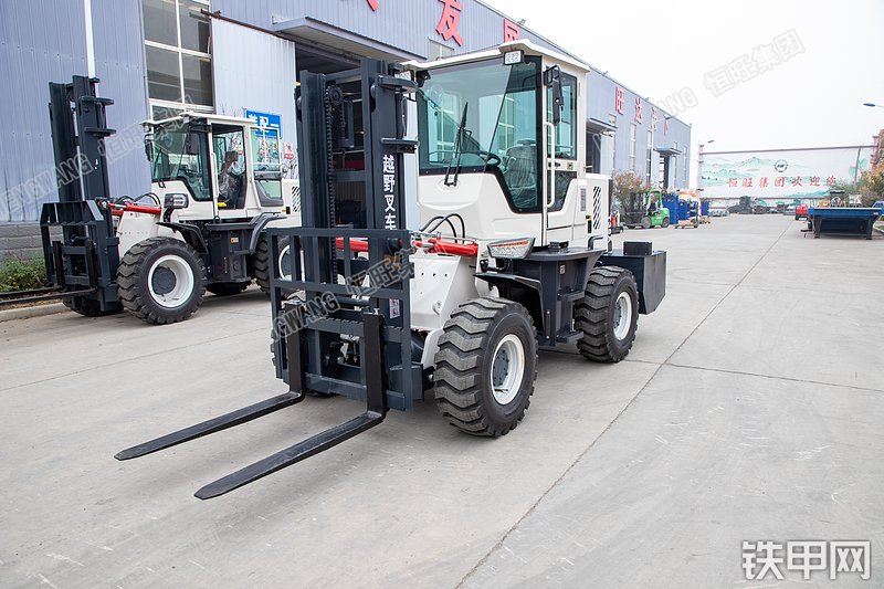 恒旺集团HWC-30A叉车整机外观