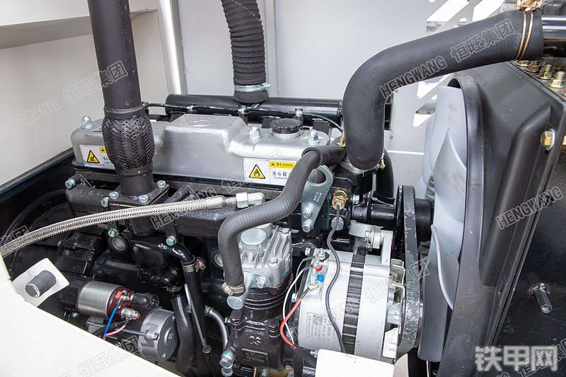 恒旺集团HWC-30A叉车局部