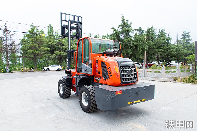 恒旺集团HWC-35A叉车整机外观