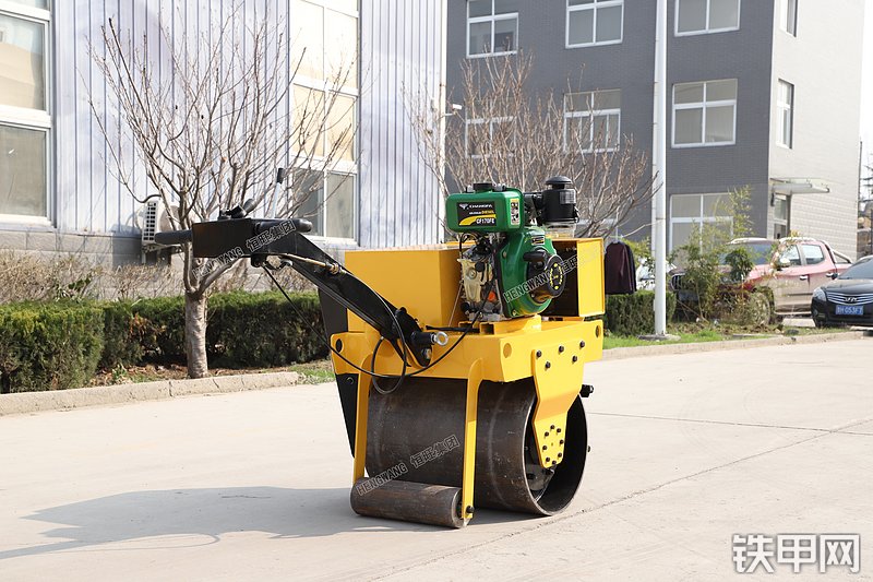 恒旺集团HW-600C压路机整机外观
