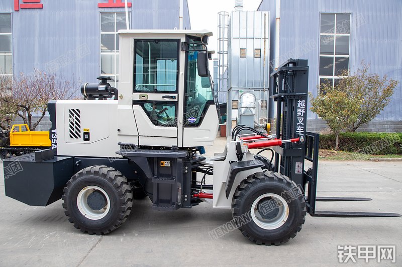 恒旺集团HWC-30A叉车整机外观