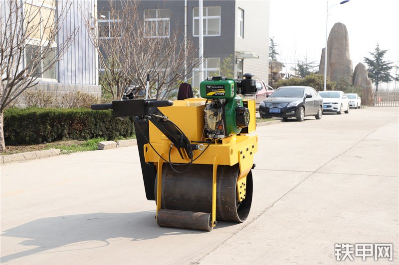 恒旺集团HW-700C压路机整机外观