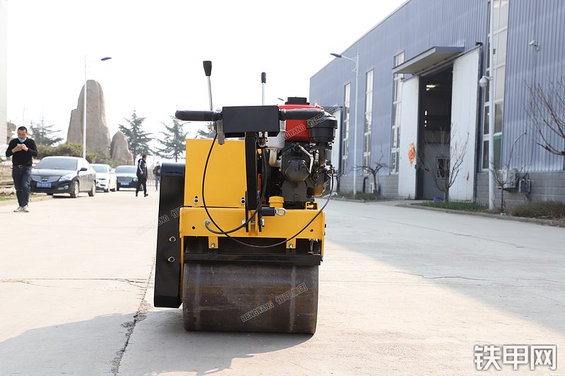 恒旺集团HW-S600压路机整机外观