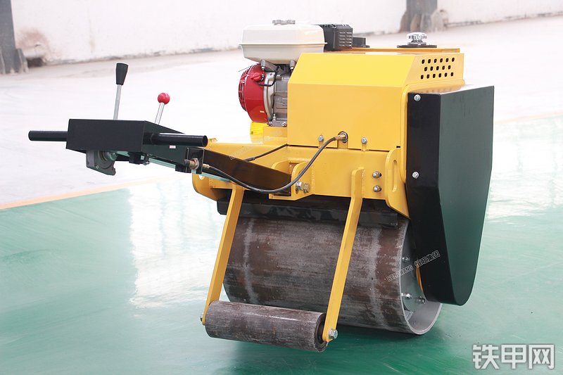 恒旺集团HW-450压路机整机外观