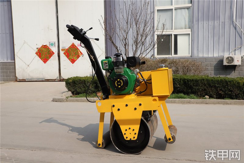 恒旺集团HW-700C压路机整机外观