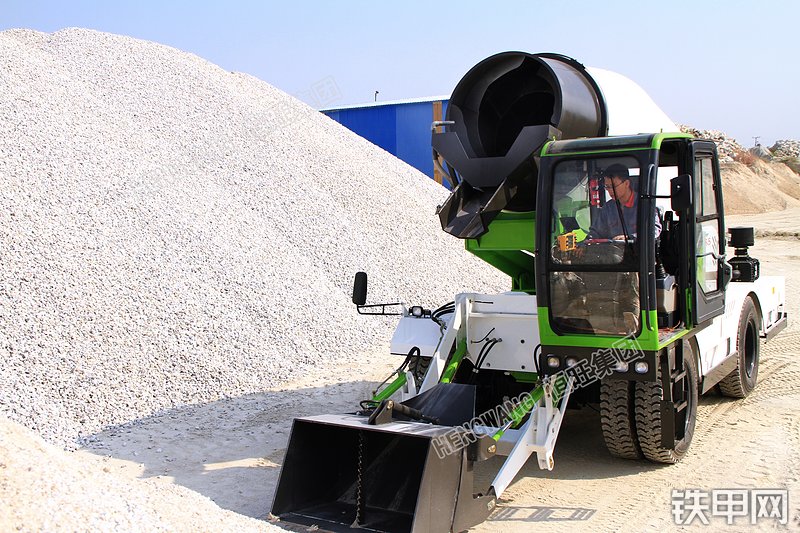 恒旺集团6.5方搅拌运输车整机外观