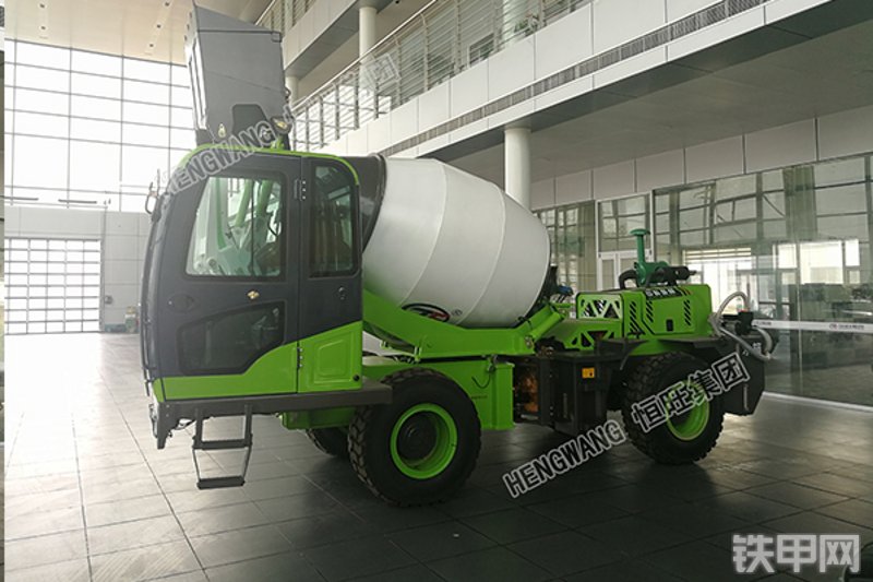 恒旺集团2.6方A款搅拌运输车整机外观