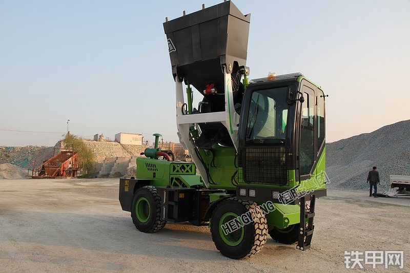 恒旺集团2.6方C款搅拌运输车整机外观