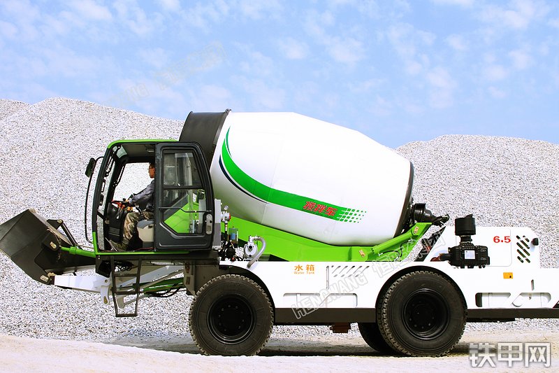 恒旺集团6.5方搅拌运输车整机外观