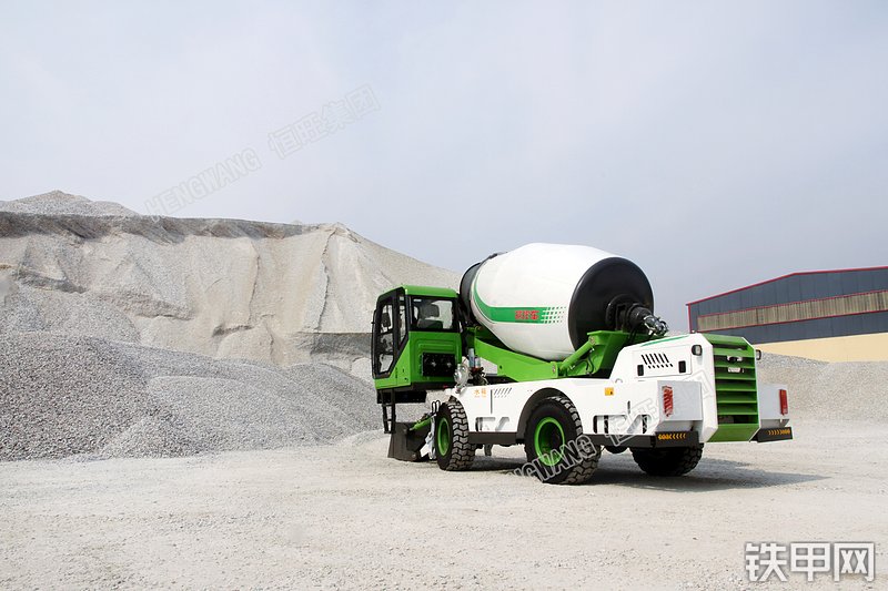 恒旺集团4方同步旋转搅拌运输车整机外观