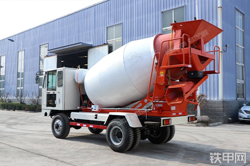 恒旺集团2.5立方米六轮搅拌运输车整机外观
