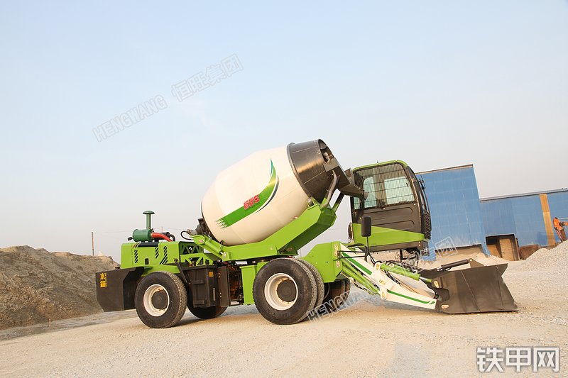 恒旺集团3.5方B款搅拌运输车整机外观